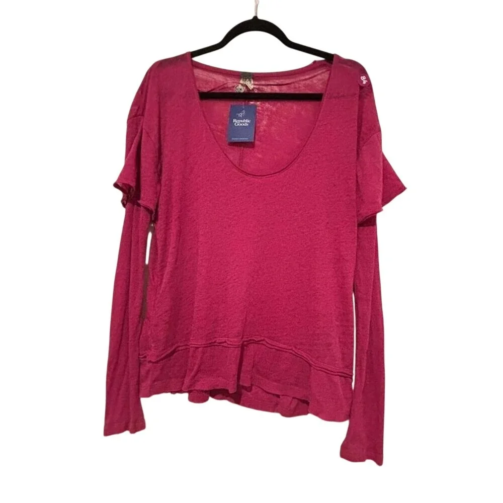 Women's‎ pink Free People shirt sz XS oversized. HAS SOME FRAYING ON B0TTOM #730